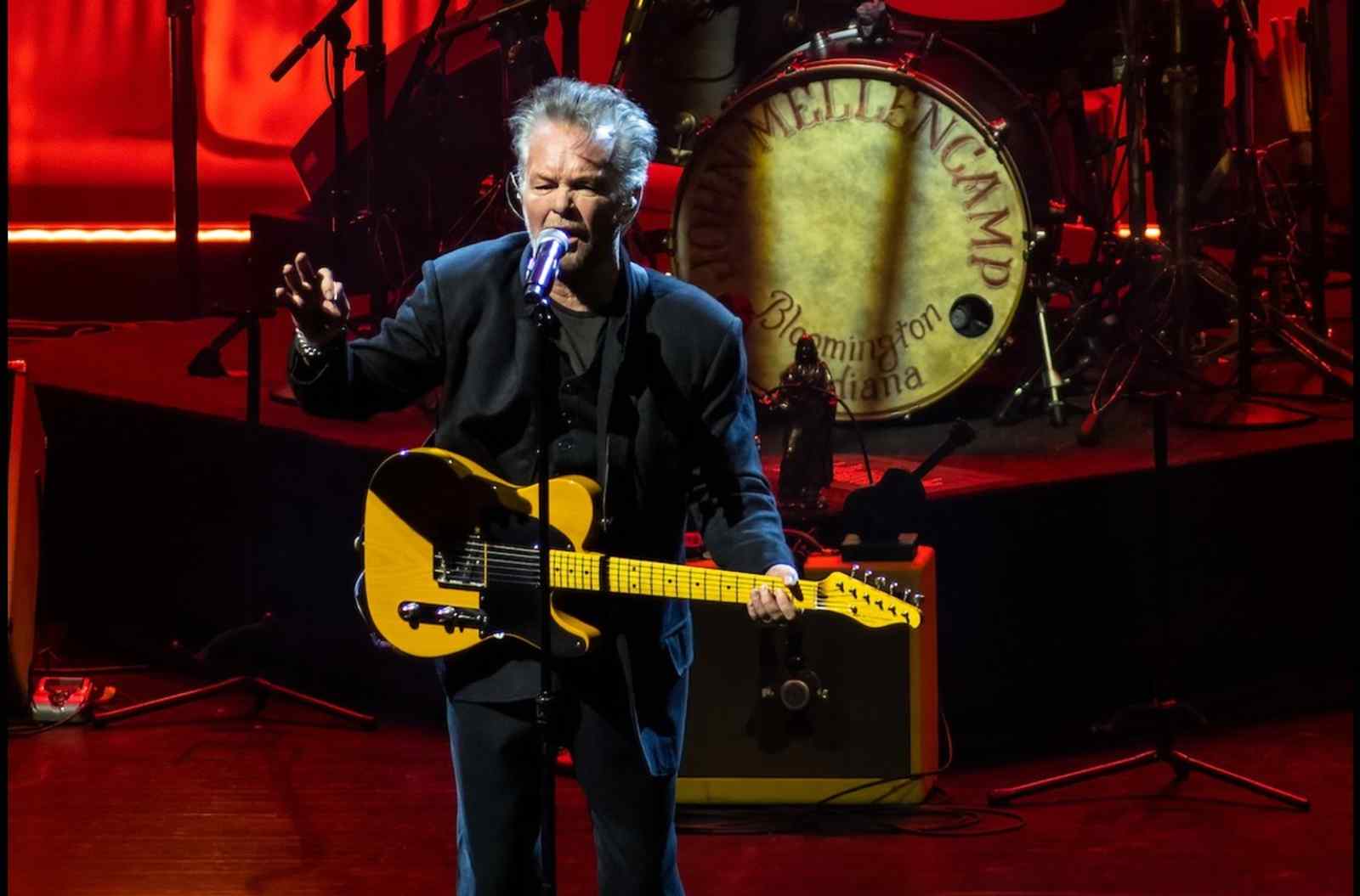 CLTampa.com: John Mellencamp turns a lonely ol' night in Clearwater into a sentimental pre-Valentine's Day party