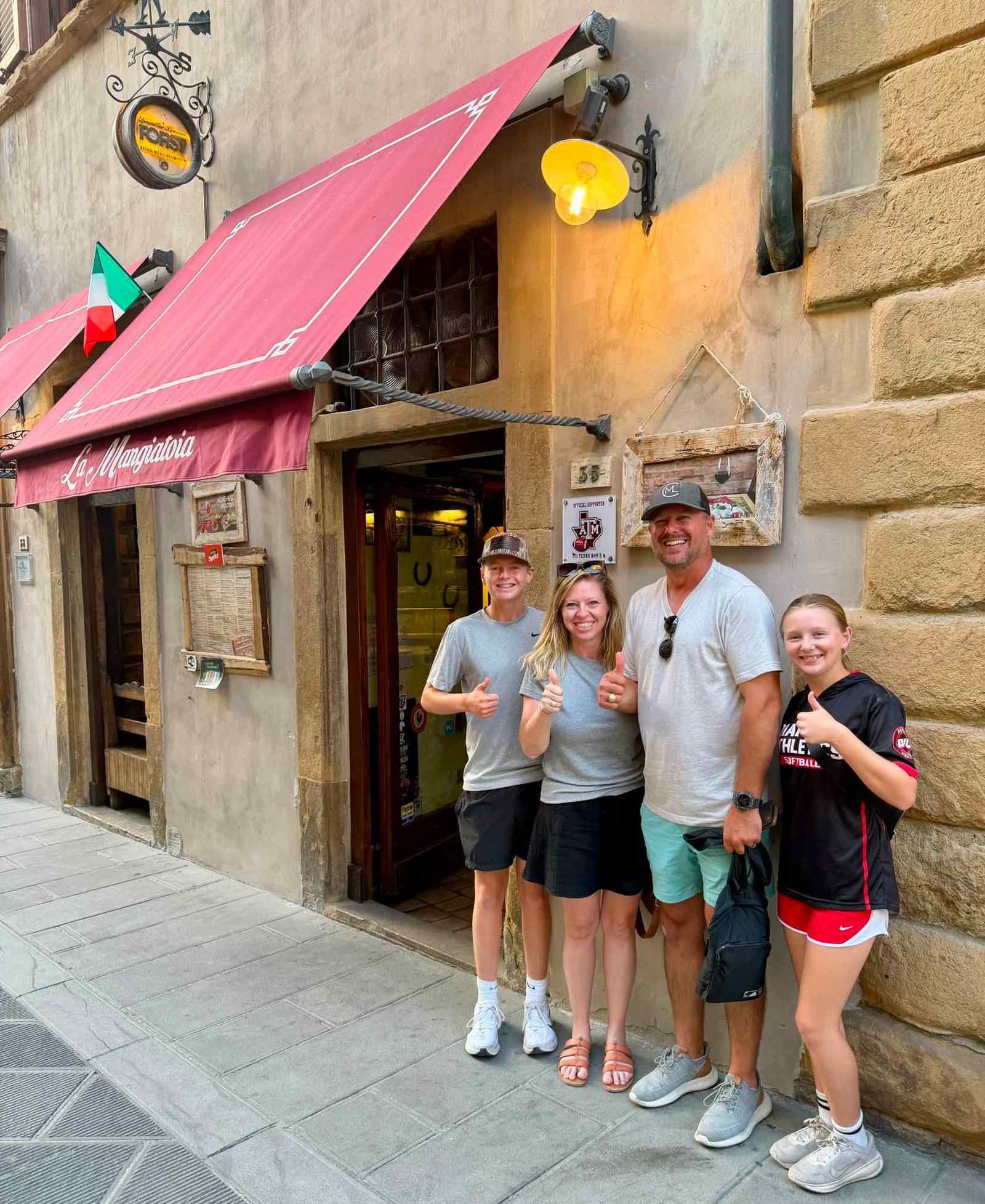 Aggies find pizzeria in Italy!