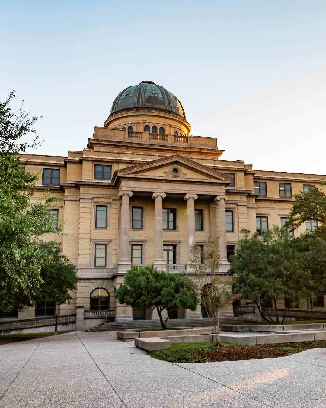 Texas A&M's Academic Building will have its iconic dome removed
