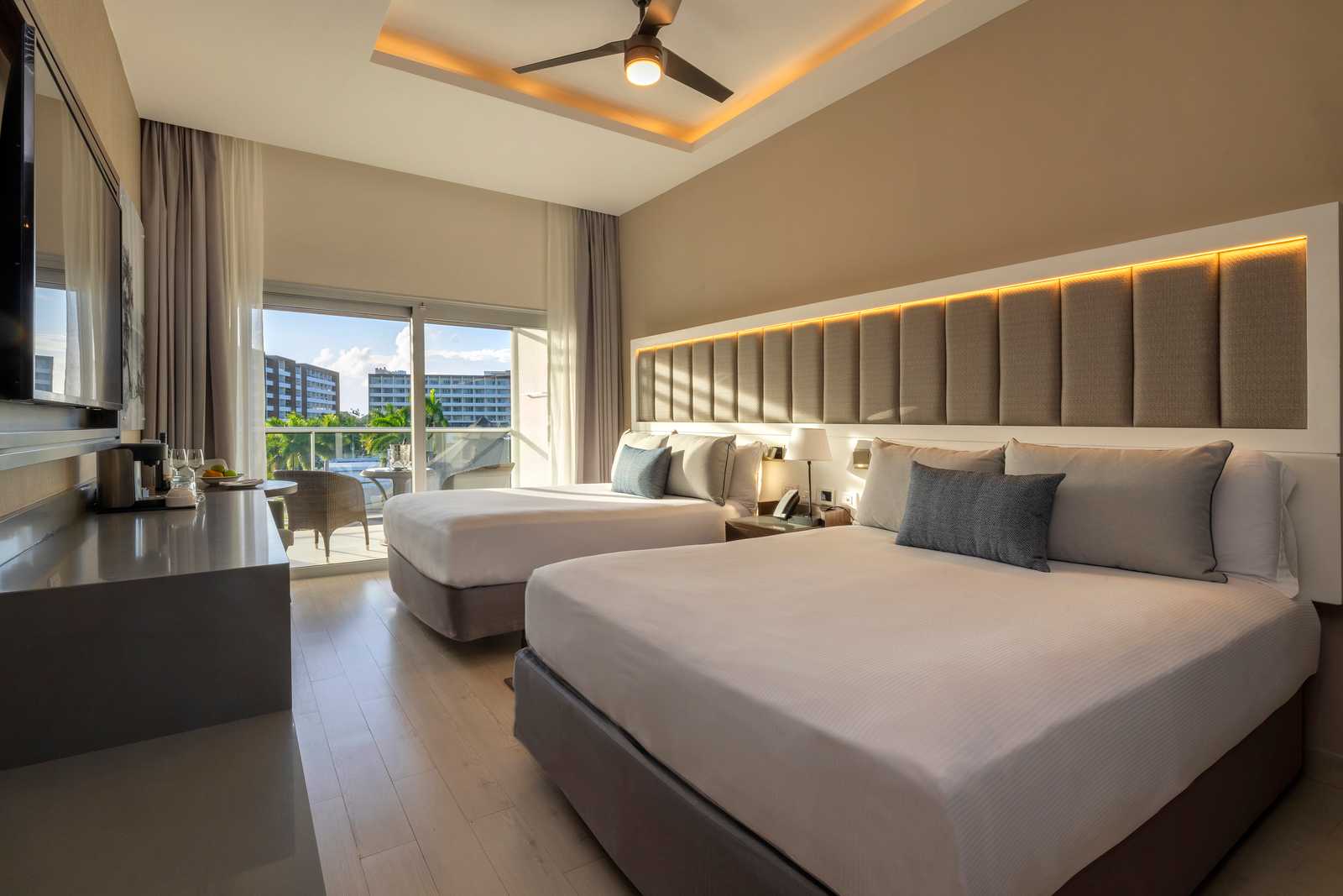ROYALTON LUXURY OCEAN VIEW JUNIOR SUITE DIAMOND CLUB ROH