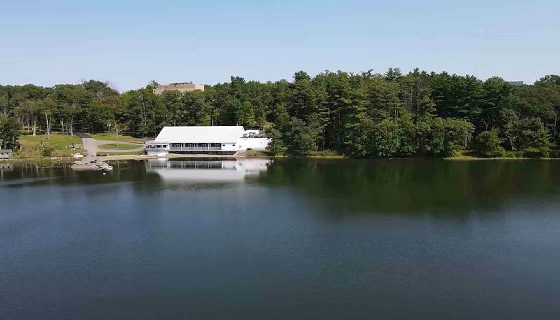 Lake House.jpg Lake House.jpg