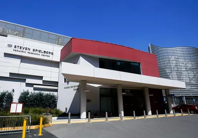 Cedar Sinai – Steven Spielberg Wing, 723 Alden Drive, Los Angeles, CA