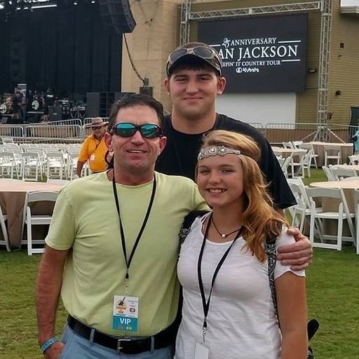 Marcus & his daughter getting ready for Alan in Panama City! 