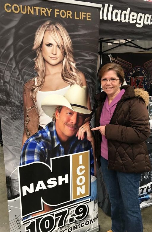 Chattanooga TN Nash Icon 107.9 Booth - D. Kropff 