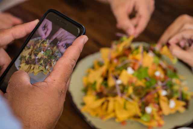 5 o'Clock Somewhere Aruba 5 o'Clock Somewhere Aruba customers enjoying the food