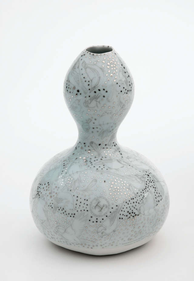 Dot Vase.png Dot Vase.png