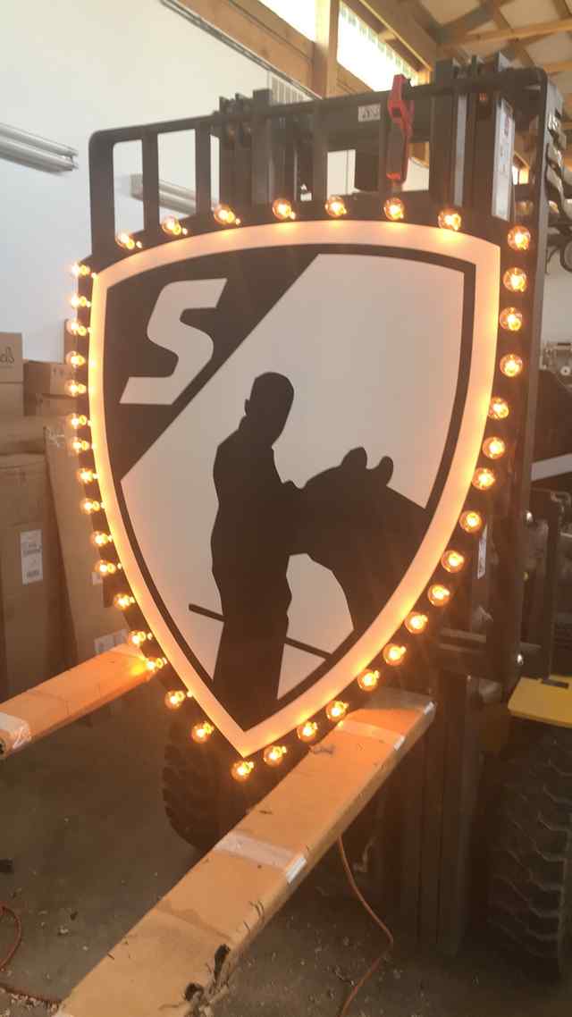 coverall_signs_and_banners_37_6892_1590769926.jpg coverall_signs_and_banners_37_6892_1590769926.jpg