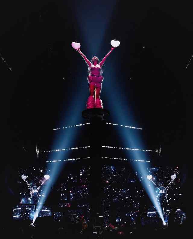 Katy Perry -The Lifetimes Tour