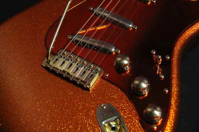 Copperboy Fender pickups, tune control and output jack Copperboy Fender pickups, tune control and output jack