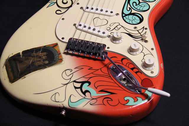 Monterey Fender with tone controls and output jack Monterey Fender with tone controls and output jack