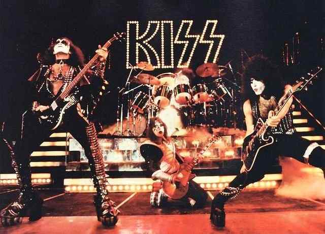 THIS DAY IN KISSTORY 1977