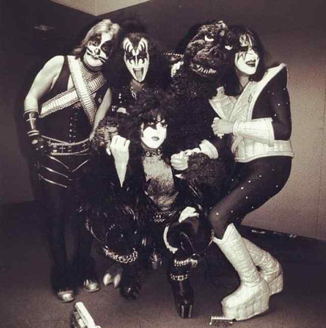 FLASHBACK FRIDAY: KISS MEETS GODZILLA