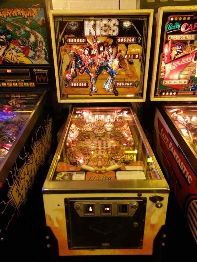 KISS SIGHTING: Pinball Machine in Germany