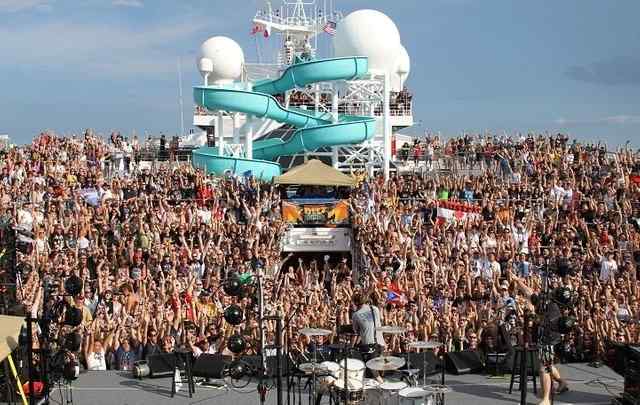 This Day In KISStory 2011