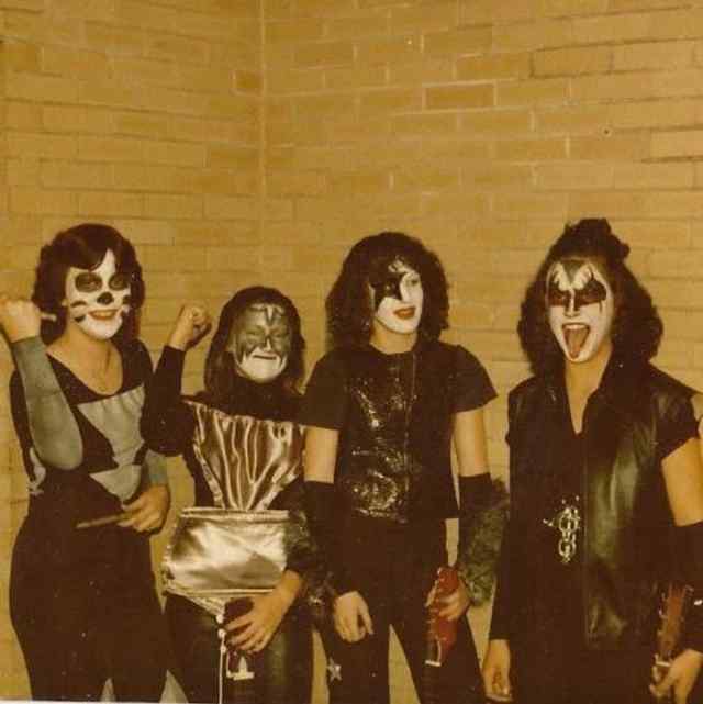 Freeport IL - 4 girlfriends 