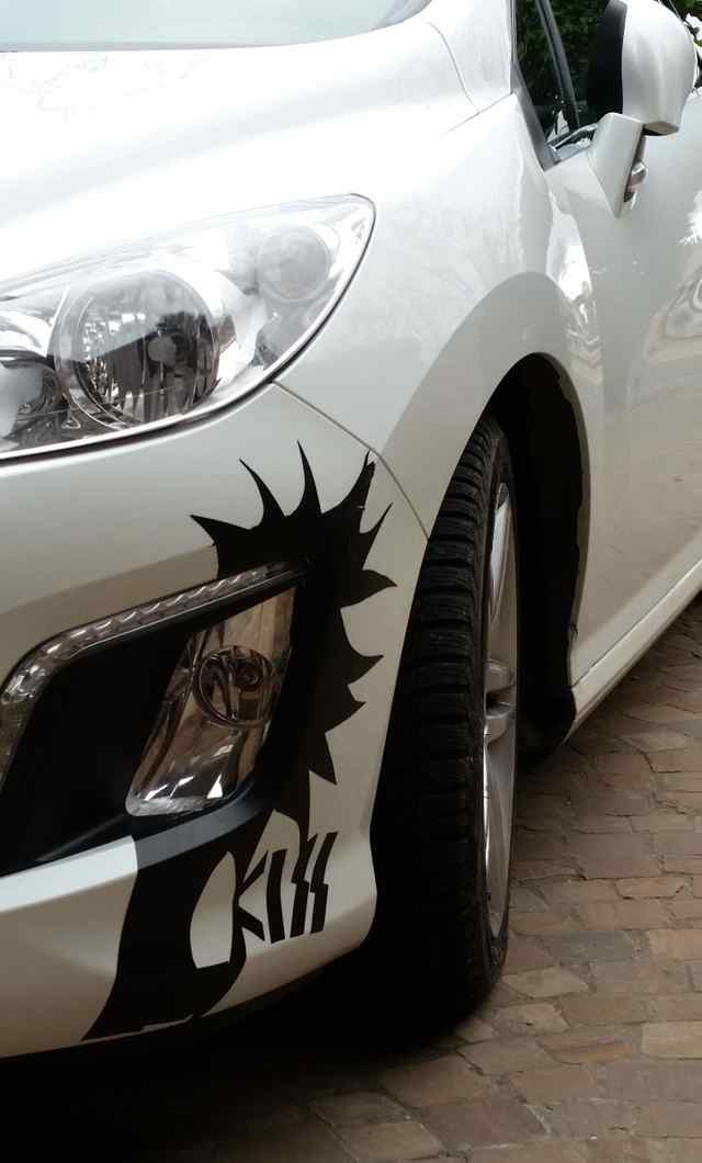 Kiss car 
