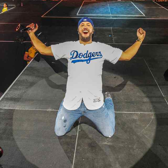 LUKE HEADLINES SOLD-OUT CONCERT AT DODGER STADIUM