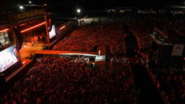 Luke Bryan Brings FARM TOUR to the West Coast for Year Two