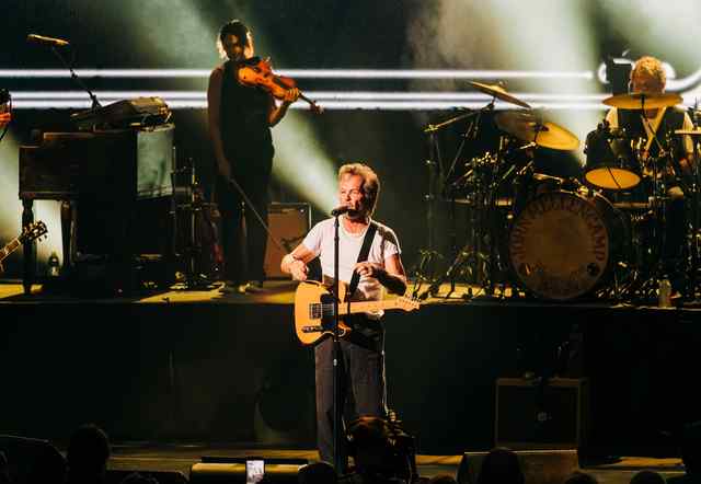 Cleveland.com: John Mellencamp rocks Blossom with 24-song set of classic hits
