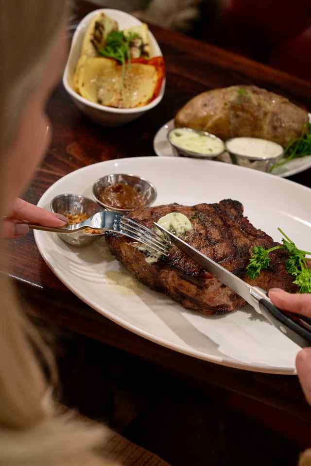 VJH23013 Winter Production _ Cowboy Bar _ Social 2048px_7308.jpg VJH23013 Winter Production _ Cowboy Bar _ Social 2048px_7308.jpg