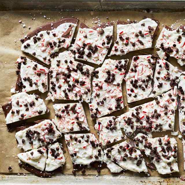 Peppermint-Chocolate Greek Yogurt Bark