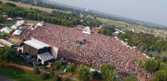 Overhead Crowd Shot.jpg Overhead Crowd Shot.jpg