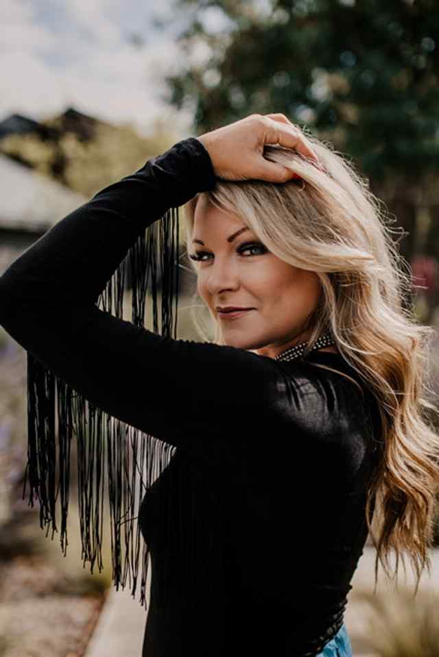 Sarah_Short_Session_15.jpg Sarah_Short_Session_15.jpg