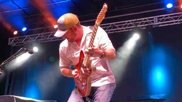 Scotty Guitar Jammin.jpg Scotty Guitar Jammin.jpg