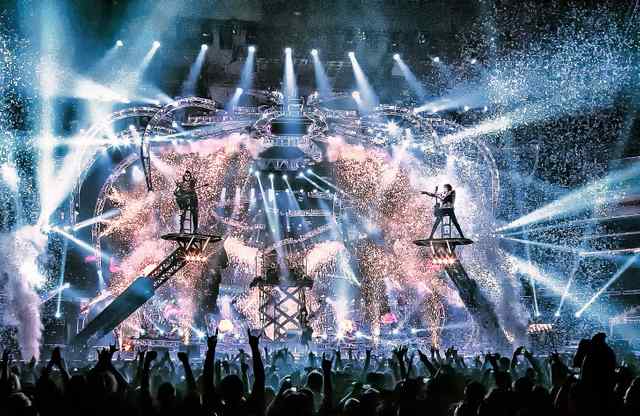 Stage & Crane /arms Fly high over the audience with our stage arms and flying crane arms. 