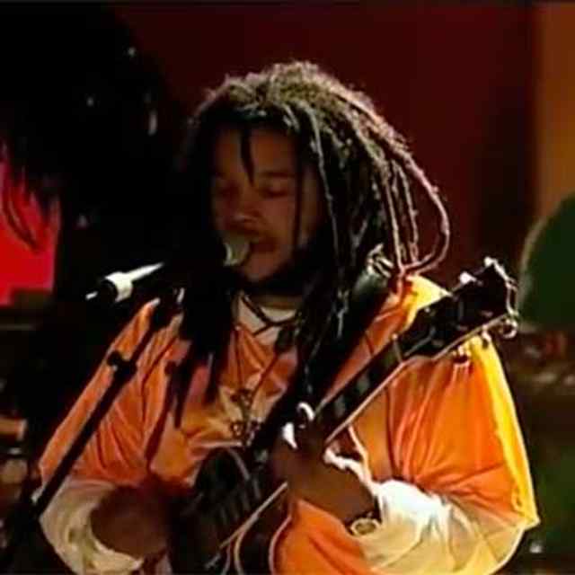 Performs "Postman" with the Melody Makers