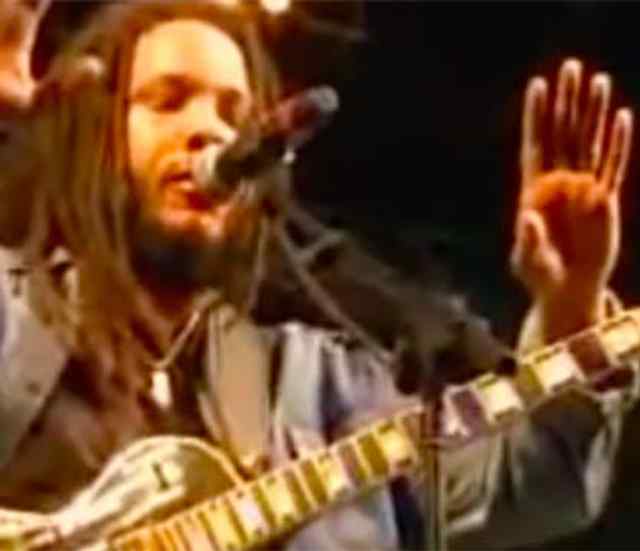 Performs "Chase Dem"