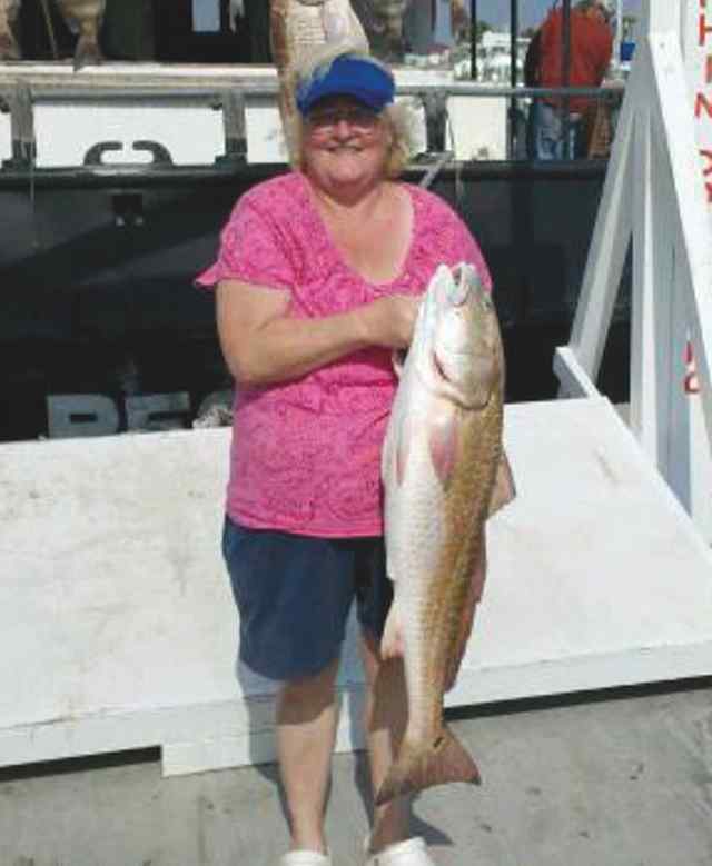 Patti Simpkinson Port Aransas Bay38&quot; 21.4lb bull red