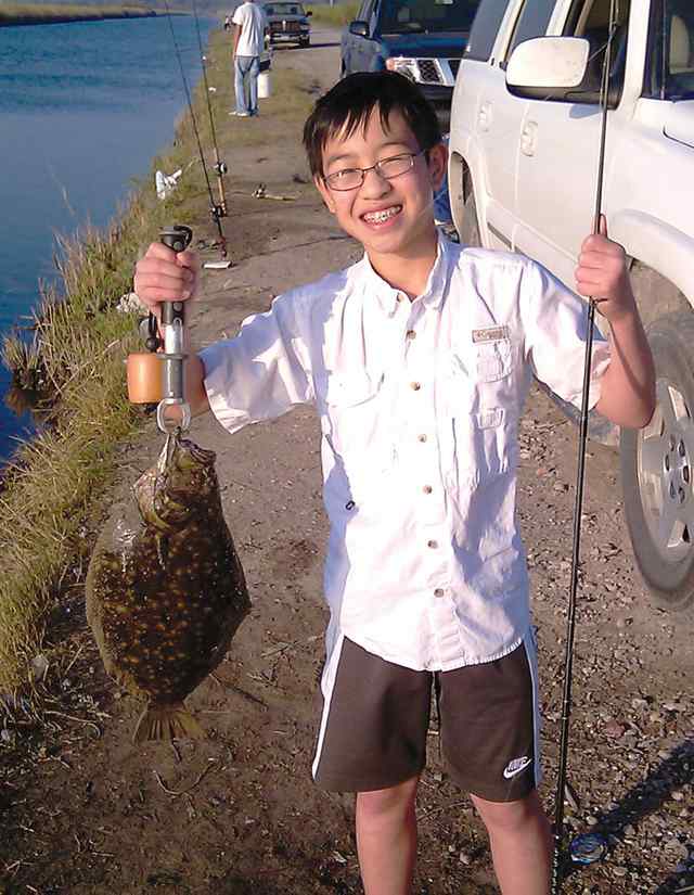 Tyler Tran Sabine Lake17&quot; flounder