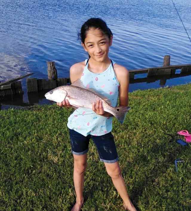 Kitana Mariscal DemiJohn Island - 19" redfish