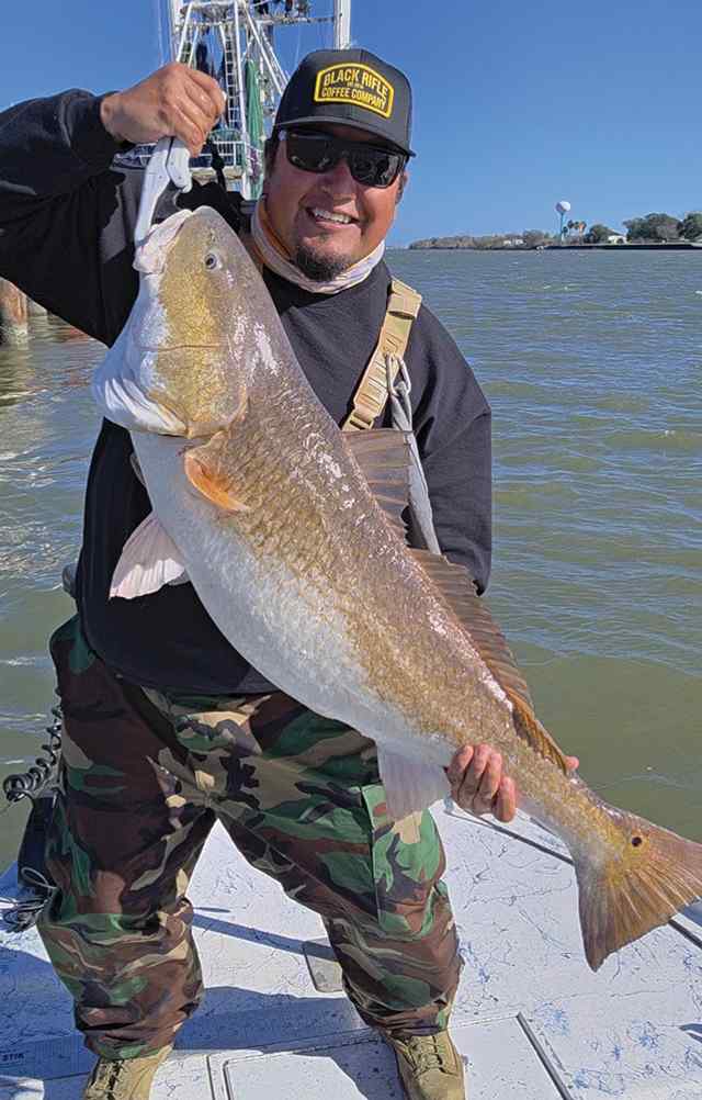 Rich Gonzales Sabine Pass, Port Arthur - 41" bull red CPR, caught on KnockinTailLures