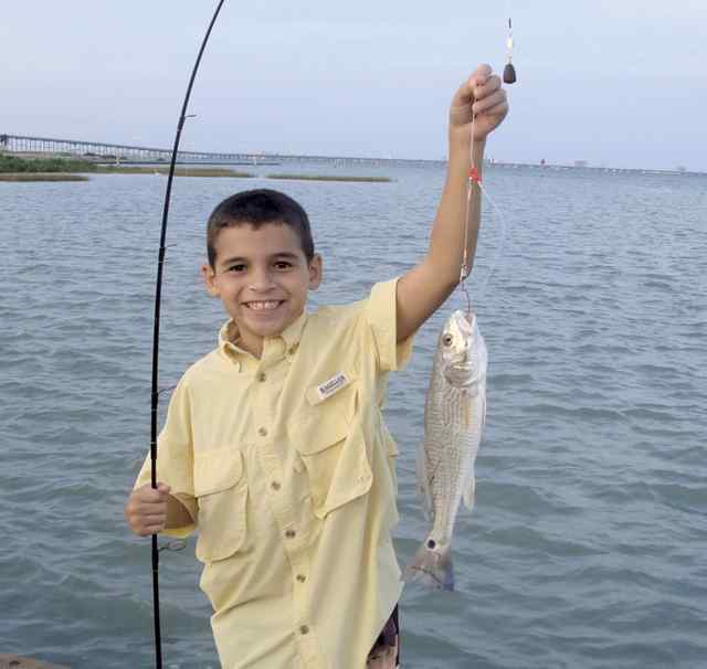 Marco Gonzalez, Jr. Port Mansfield37&quot; bull red