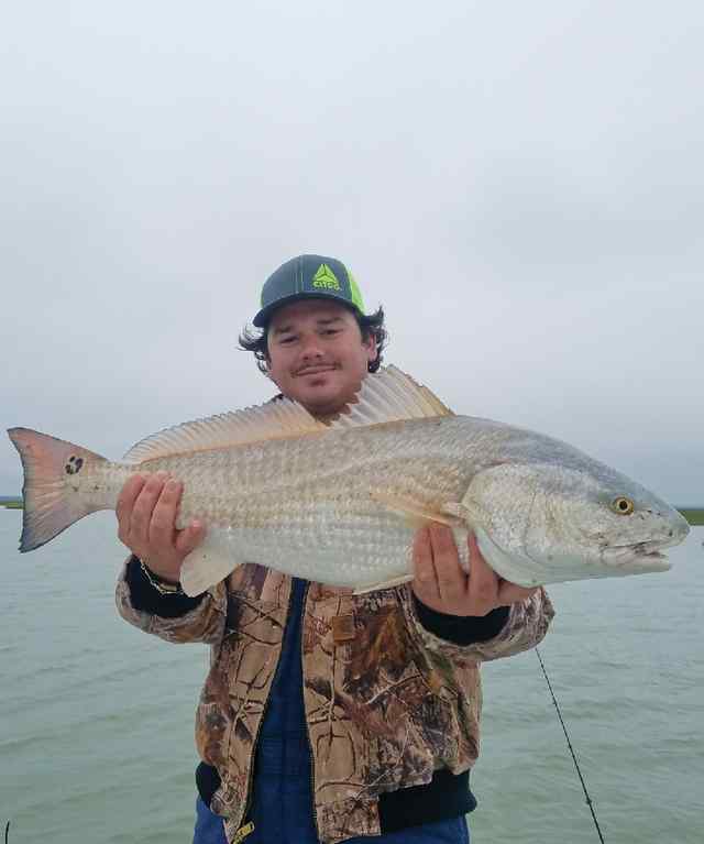 Branden Oberlender Nueces Bay - 33" redfish