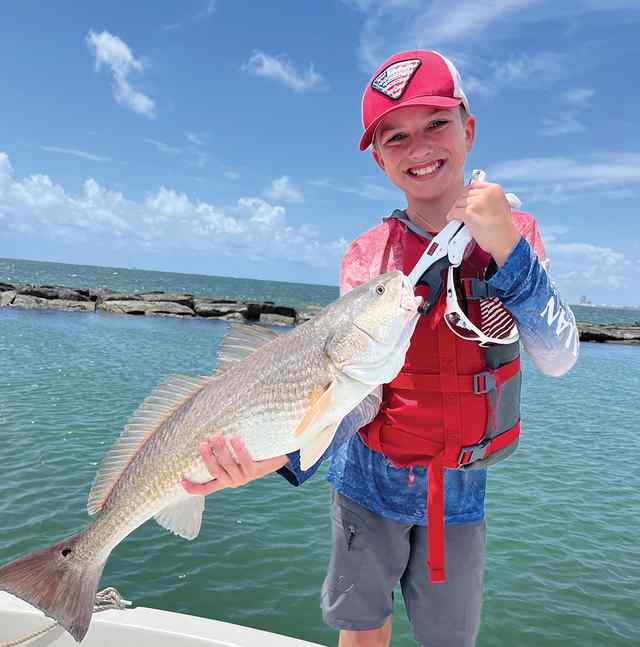 Noah Eidson Galveston North Jetty - 29" redfish