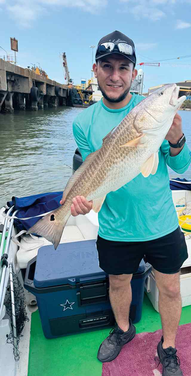 Julio Reyes Galveston ship channel - 34" redfish