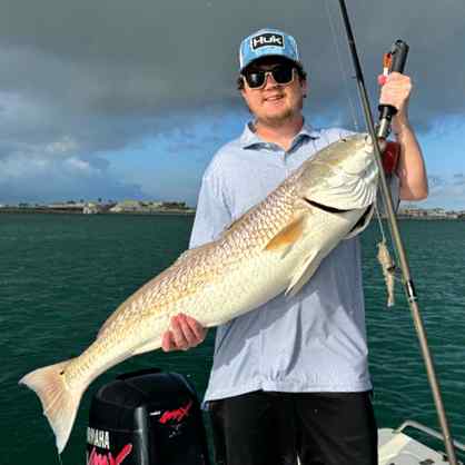 Aaron Caldwell Port Aransas jetties - 40" bull red