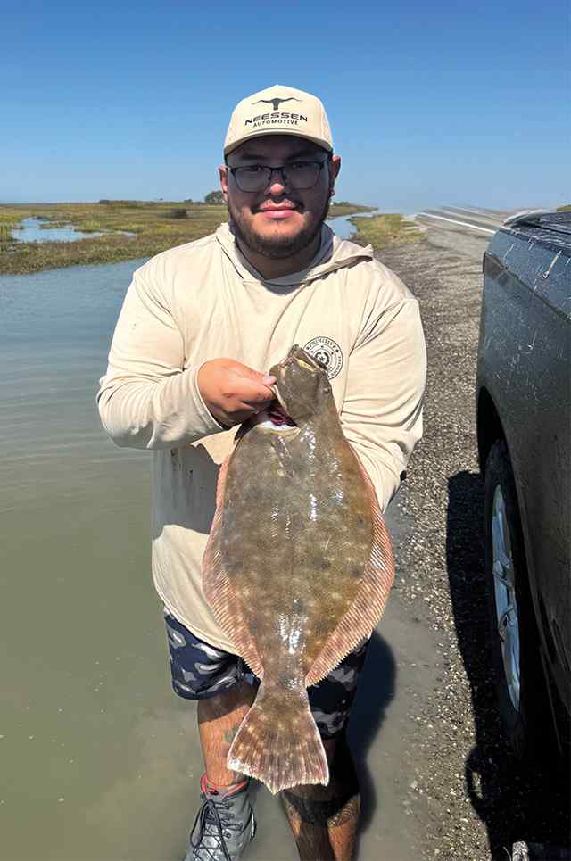 Aj Castro Bayside - 21" flounder
