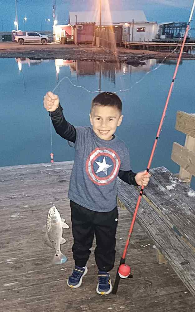 Joe David Galvan Red Dot Pier - 16" redfish, caught on live shrimp