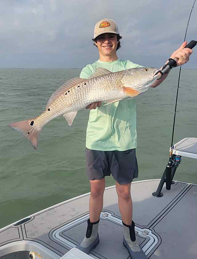 Everardo Gonzalez Port Mansfield - 32" redfish