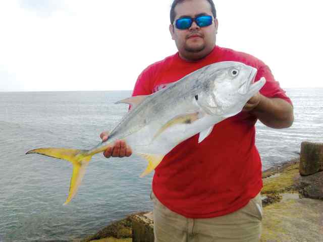 Alfredo Navarro South Padre31&quot; 13lb jack crevalle