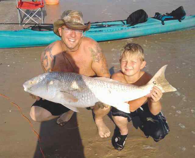 Jesse Tillman & Hunter Mcdonald Mcfaddin Beachbull red