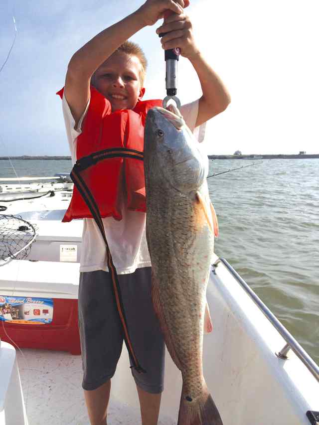 Connor Gaines Port O'Connor32&quot; first bull red!