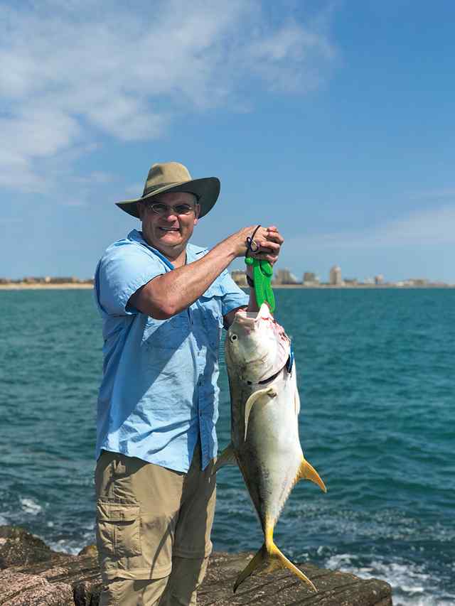 Cesar Ferrino SPI jetties - 34" crevalle jack