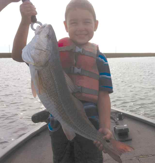 Jeremiah Taylor Sabine Pass jetty29.5&quot; personal best redfish!