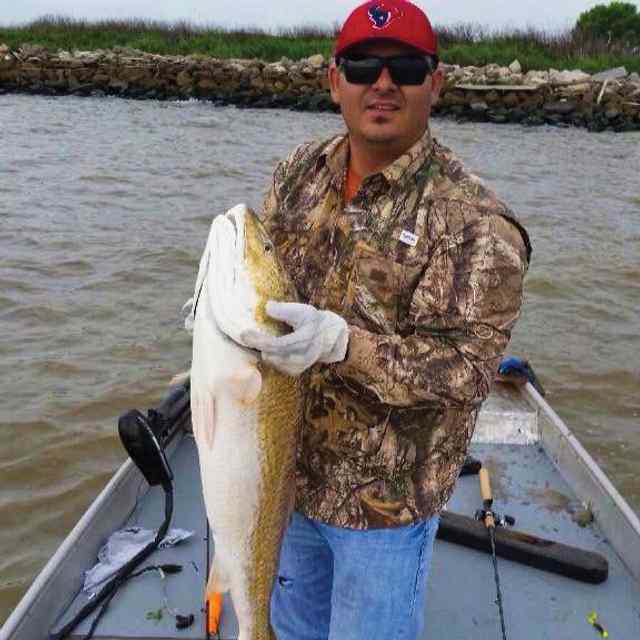 Frankie Coronel Tabbs Bay - 50.5" bull red, caught in a school of reds