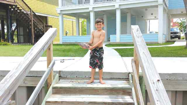 Braxton Garcia Matagorda16.5&quot; first flounder!